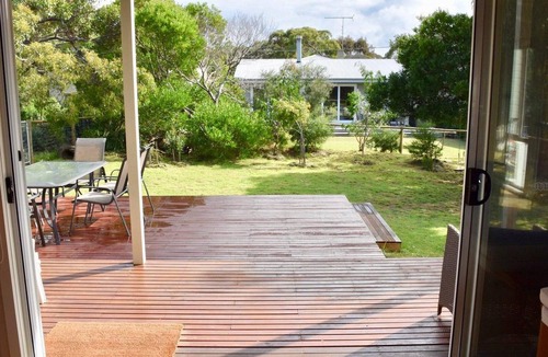 Anglesea House | 7 Parker - Nestled in the heart of Anglesea.