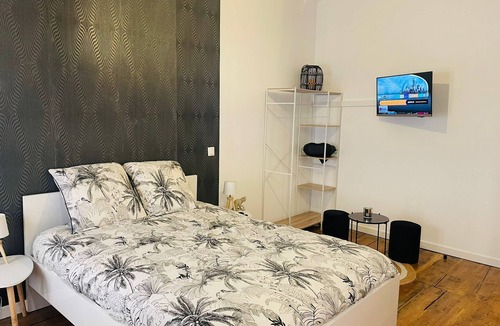 Jarnac House | 7 Rue Cherche Midi