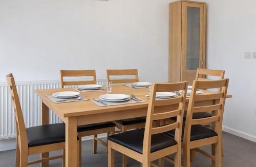 Newton Aycliffe House | 7 Single Beds perfect for work groups or families