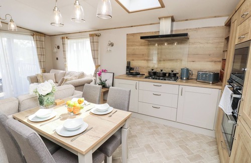 New Forest District Cottage | 7 WILD HAVEN, pet friendly, with a garden in Landford