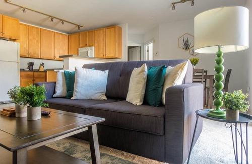 Historic Third Ward Apartment | 70 m² Apartment ∙ 1 bedroom ∙ 2 guests