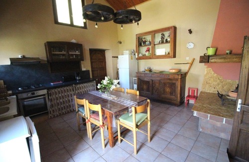 Avene Apartment | 70 m² accommodation with every comfort and terrace in a stone house