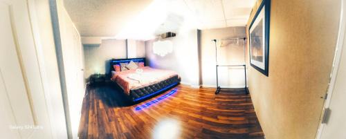 Vaughan House | 70 percent Off Luxurious Hot Tub,Sauna, 2000Sqft of Private