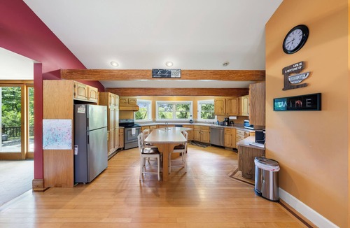 Conway House | 70 Private Acres+Sleeps 12+Fire Pit+Pet Friendly