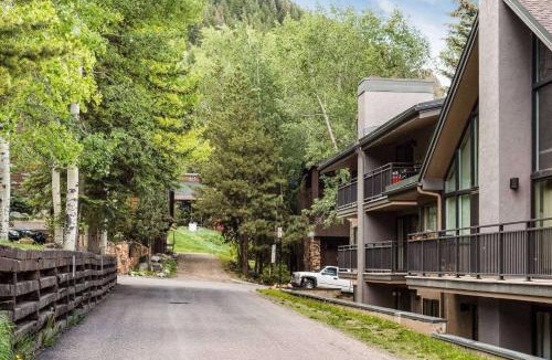 Aspen House | 700 Monarch 104