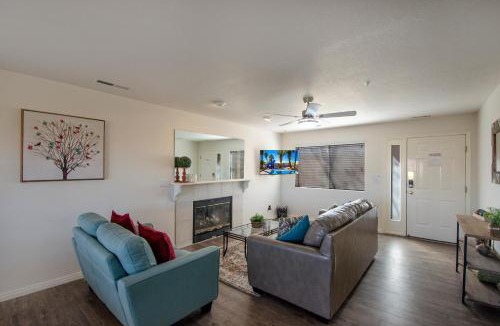 St. George House | 704 Main level 3 bd Unit in Las Palmas, Shared Pool and Hot Tub, Great Clubhouse Amenities