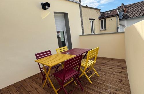 Mont d'Arene Apartment | 70m2 climatisé - Parking privé - Terrasse - 2 chambres - Lycée Roosevelt - Reims Arena