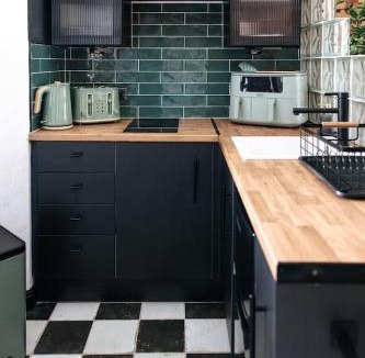 Penarth House | 70s Hideaway Guest Studio for 2 I Private I Self Contained I Near Cardiff