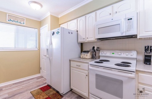 Hilton Head Island Condo | 71 Springwood Villas - 2 Bedroom Springwood Condo near Coligny, Tennis