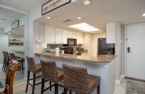 Shelter Cove Villa | 7138 Harbourside: Stunning Marina Views from this 2 Bedroom Harbourside Villa