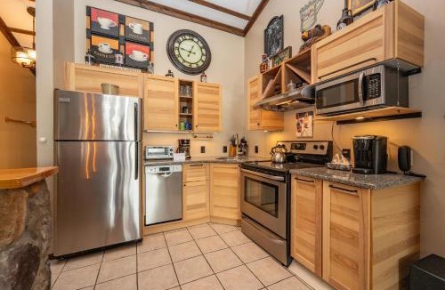 Thayerville House | 714H Studio Loft One Bath