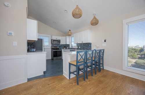 Waves House | 7158- 'A Wave From It All'—6BR, 5BA in Waves, NC. Sleeps 16 in pure comfort.