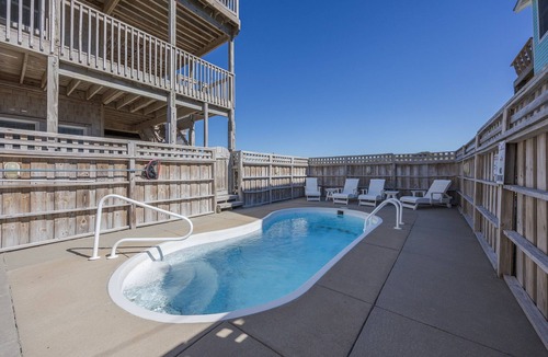 Waves House | 7158- 'A Wave From It All'—6BR, 5BA in Waves, NC. Sleeps 16 in pure comfort.