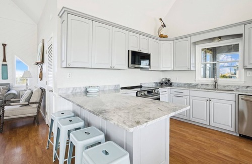 Salvo House | 7223- Pelican Watch, Well maintained, beautiful Oceanfront home in Salvo!