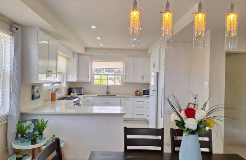 Rendezvous Apartment | 73 Fairway Gardens Cozy 2-bedroom apartment in lovely Rendezvous with AC, WiFi