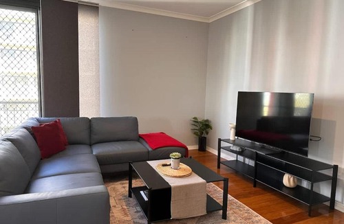 East Perth Apartment | 73 Serene 2BR Apt Perth CBD Pool-Gym & FREE Parkng