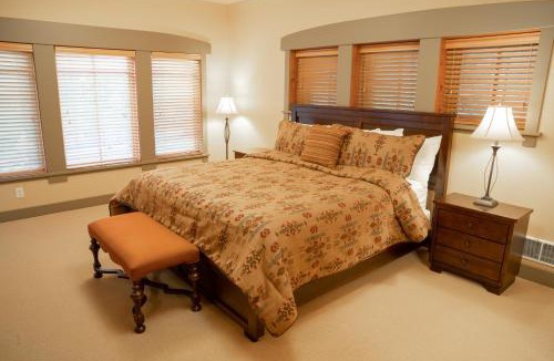 Salt Lake Mountain Resorts Apartment | 7401- Three Bedroom Loft Den Deluxe Crossings Townhomes condo