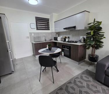 Boksburg Apartment | 77 on Par