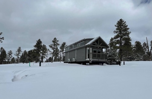 Williams Ski Chalet | 7A Cozy chalet with bedroom and Wi-Fi, AC ,Mountain view in Beautiful Williams