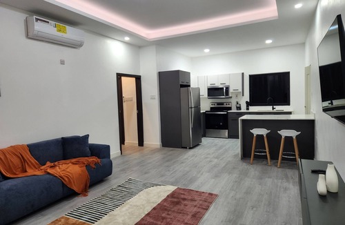 Barbican Apartment | 7B/R w/pool Complex @ Terrace Eight
