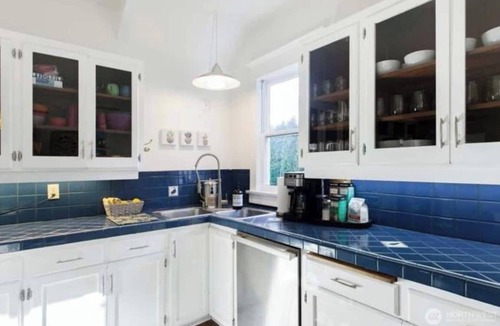 West Queen Anne House | 7B4B Luxury Home! Sleeps 20! Beautiful Views!