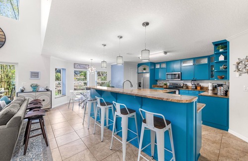 Vilano Beach House | 7BD 6BA, Pool&Spa, Walk to Beach, PutPut, Dream Backyard, 10 min. to Downtown!