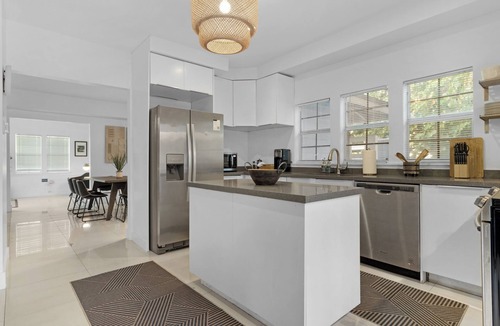 Midtown House | 7BD Downtown Oasis Pool