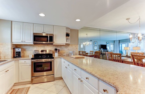Fernandina Beach Condo | 7th Floor, Corner property on the top floor with easy beach access. Exclusive fishing pier.