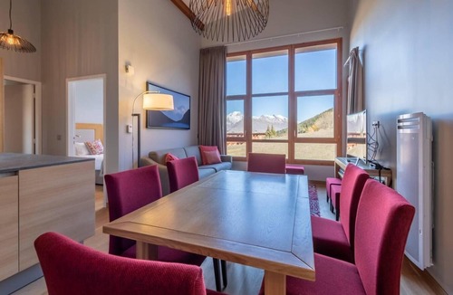 Arc-1800 Apartment | 7th floor, view mountain, fitness, swimming pool, sauna, hammam, balcony, tv, ski locker, 73m²
