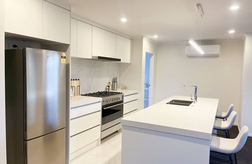 Hamilton House | 7th Heaven on the Waikato River