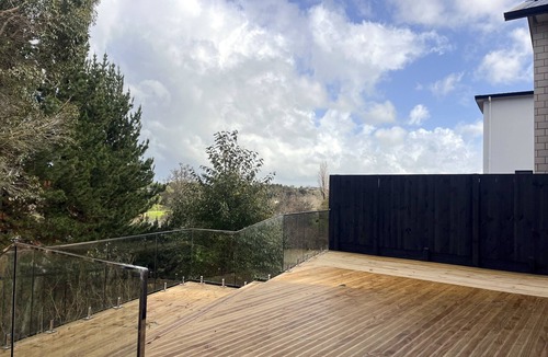 Hamilton House | 7th Heaven on the Waikato River