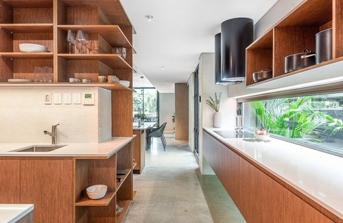 Port Douglas House | 8 Beachfront Mirage - 6 Bedroom Luxury Home in Exclusive Position
