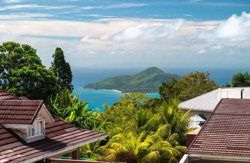 La Misere Villa | 8 Bed Villa - 2 Private Pools - CliffHanger Villas