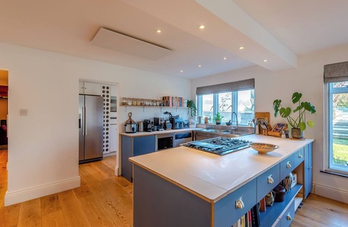 Eccles Cottage | 8 bedroom accommodation in Bluebell Hill, near Chatham