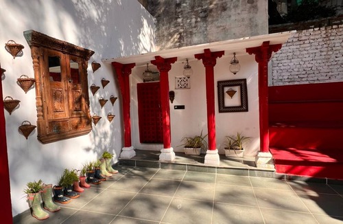 Bedla Bed & Breakfast | 8-bedroom bed & breakfast in marvelous Udaipur with AC