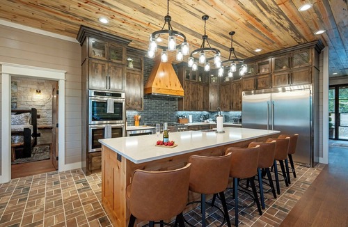 Pickens Cabin | 8 Bedroom, Sleeps 30, ATV access, Pool, Pickleball, Basketball, Creekside
