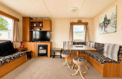 Louth House | 8 Berth Caravan With Decking At Sunnydale In Lincolnshire Ref 35087S