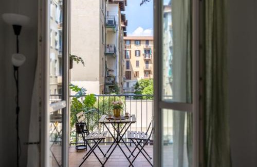 Stadera Apartment | [8 min dalla METRO] Casa Elegante con Netflix e Wifi