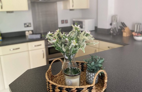 Newbury Apartment | 8 Pelican House is located in the heart of Newbury. nContemporary apartments.