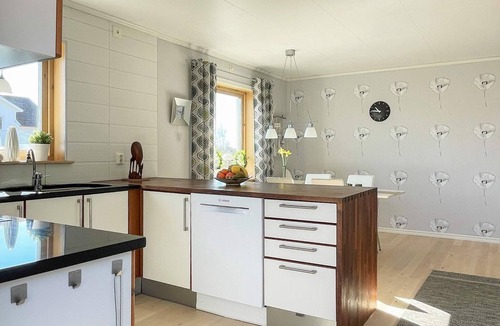 Vastra Frolunda House | 8 person holiday home in Vastra frolunda-By Traum