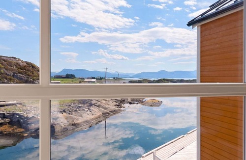 Sandoy House | 8 person holiday home in Sandøy