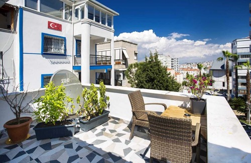 Balcova Apartment | 8 Rooms House