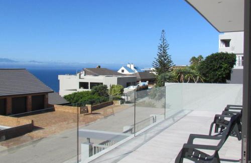 Linkside Apartment | 80 on Rodger