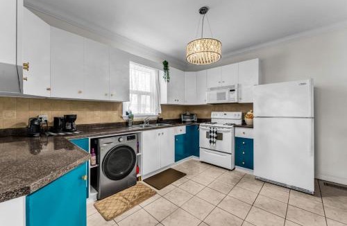 Keelesdale - Eglinton West House | 80's Retro Toronto Time Capsule - 2 Bedrooms