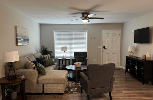 Washington Court House Apartment | 801 Gregg St. 2 Bed Apt Fully Furnished