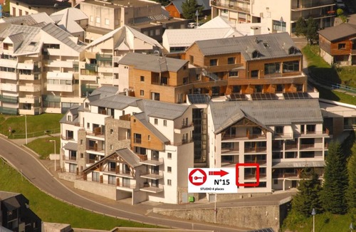 Eaux-Bonnes Apartment | 80m from resort center, Ground floor, view ski slopes, swimming pool, terrace, tv, ski locker, 67m²
