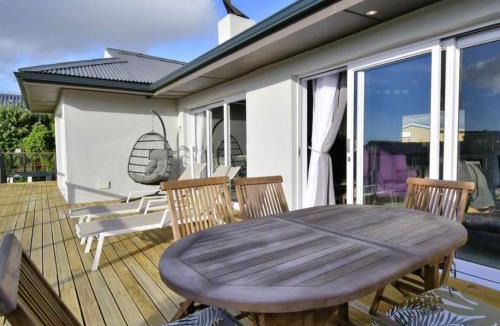 Pringle Bay Apartment | 82 Steps to the Beach