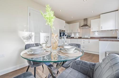 Wigston House | #83 Stylish Wigston Home - Near Bradgate Park - Sleeps 4 -" Perfect for contractors and Families - Free Parking"