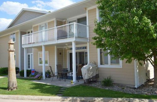 Arnolds Park Villa | 84 Rohr 7B