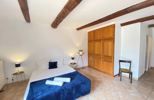 Althen-des-Paluds House | 84B7 - Accommodation in a charming 18th century farmhouse